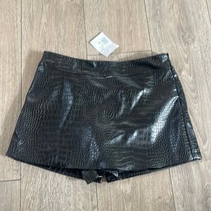 Forever 21 Black Faux Leather Skort XS